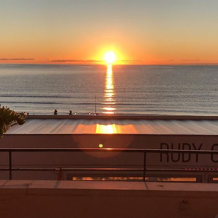 Appartamento Fronte Mare Con Terrazzo Zio อาลัสซิโอ ภายนอก รูปภาพ