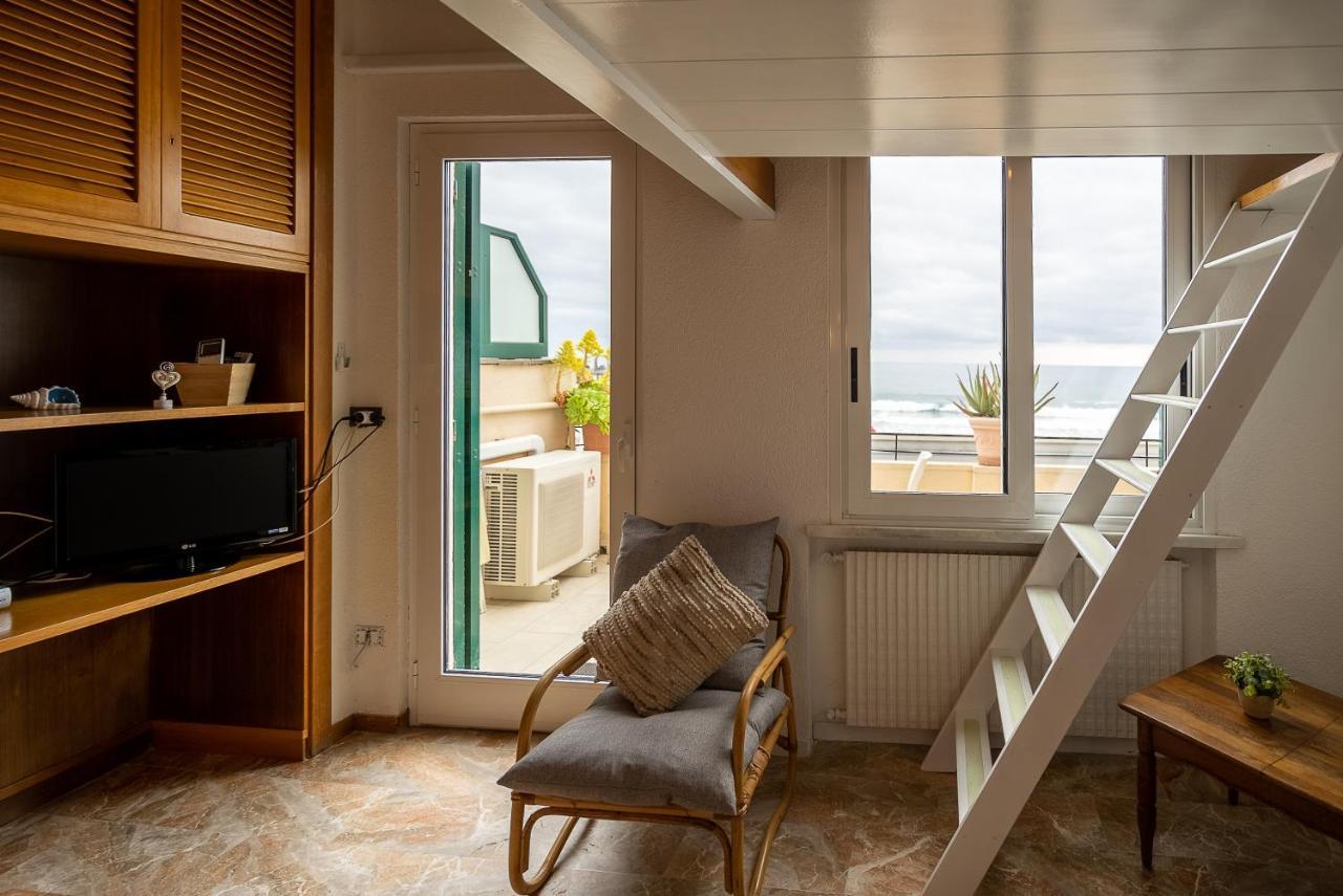 Appartamento Fronte Mare Con Terrazzo Zio อาลัสซิโอ ภายนอก รูปภาพ